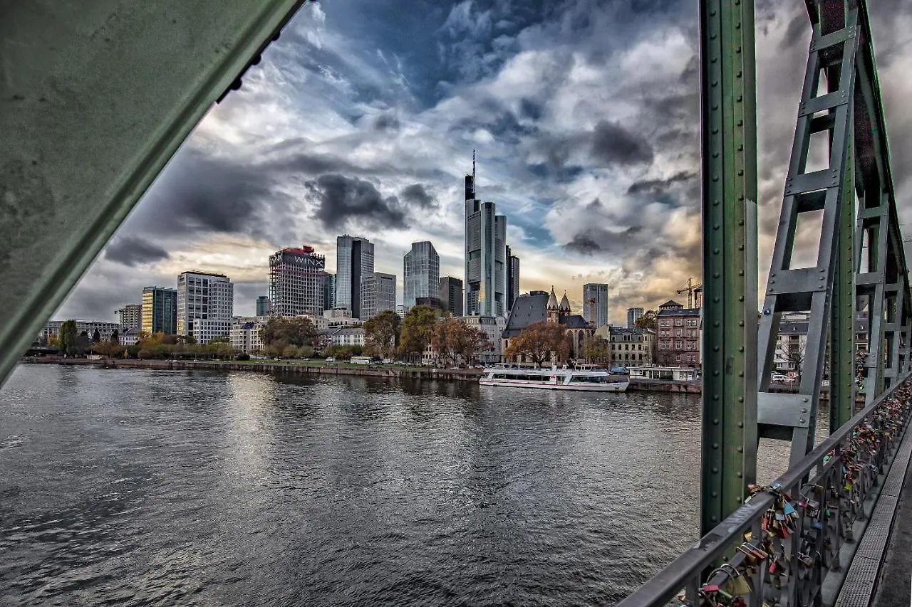 Ramada By Wyndham Frankfurt Central Station فرانكفورت فندق